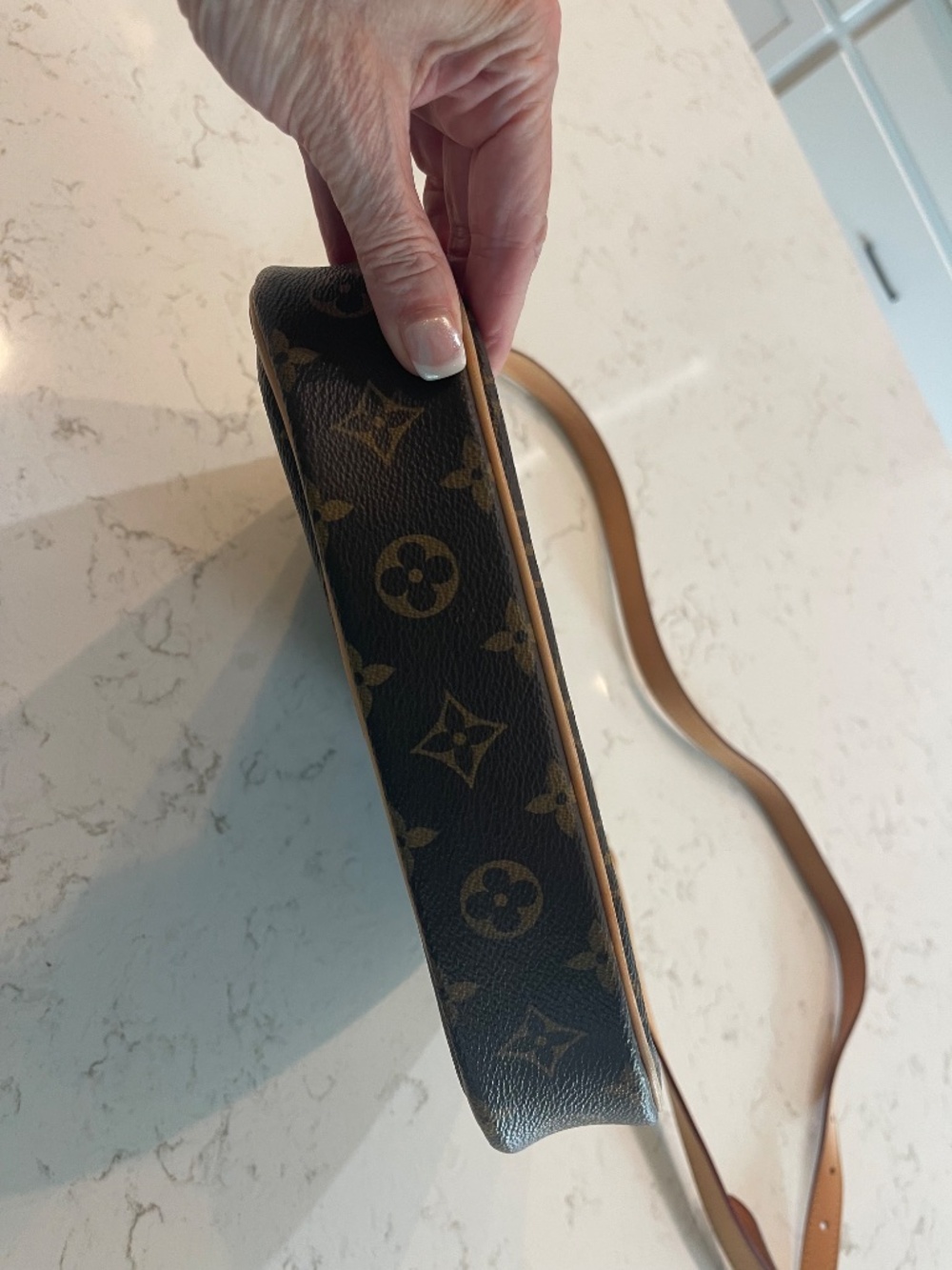 Louis Vuitton crossbody - Picture 7 of 7